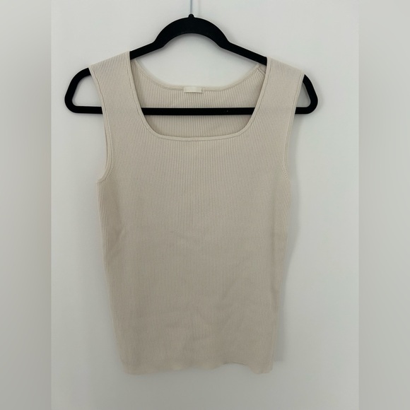 gu Tops - GU square chest minimalist rib top